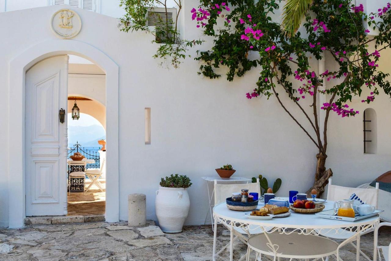 Villa The Admiral'S House Kastellorizo Meyísti Esterno foto