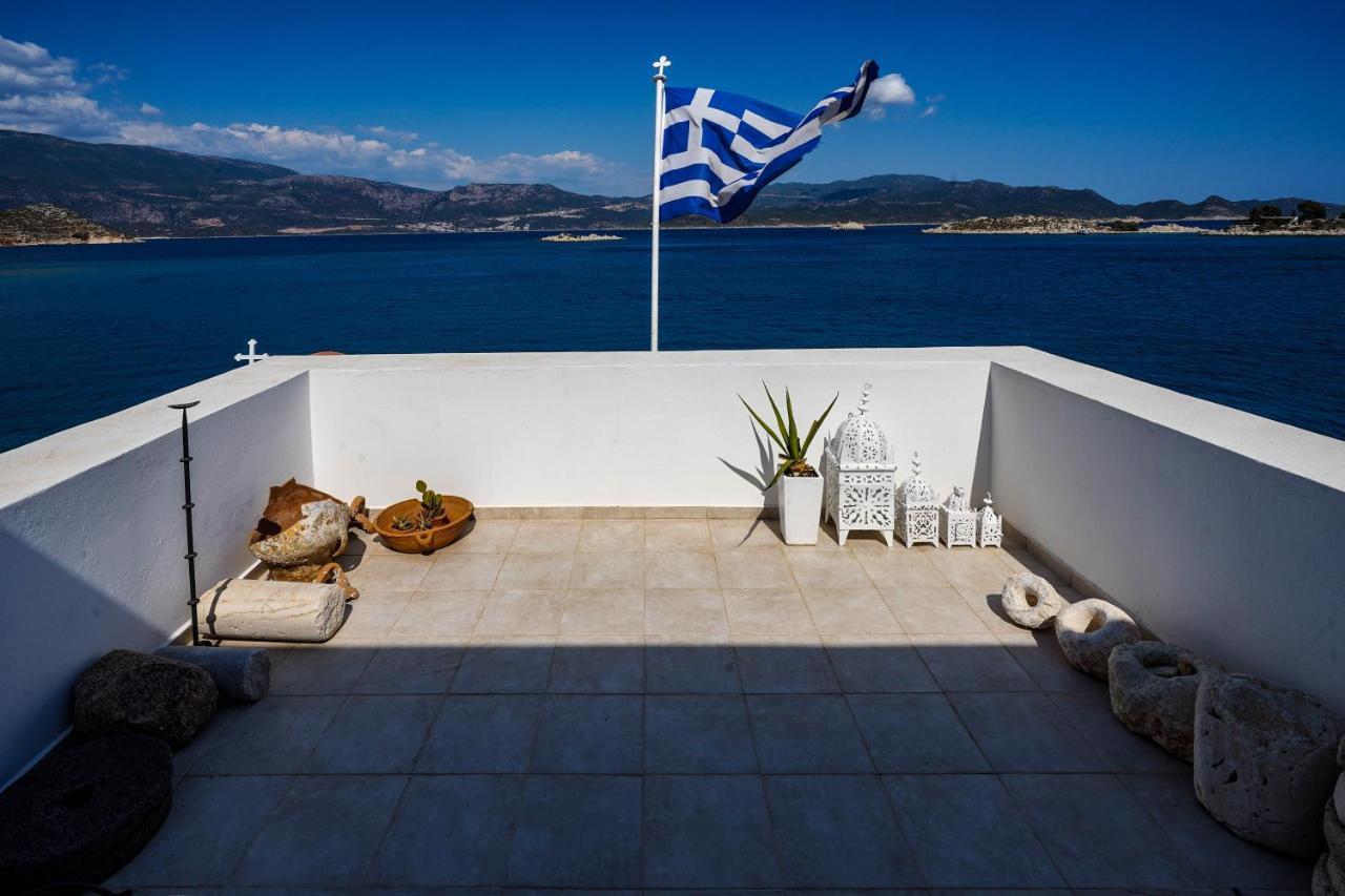 Villa The Admiral'S House Kastellorizo Meyísti Esterno foto