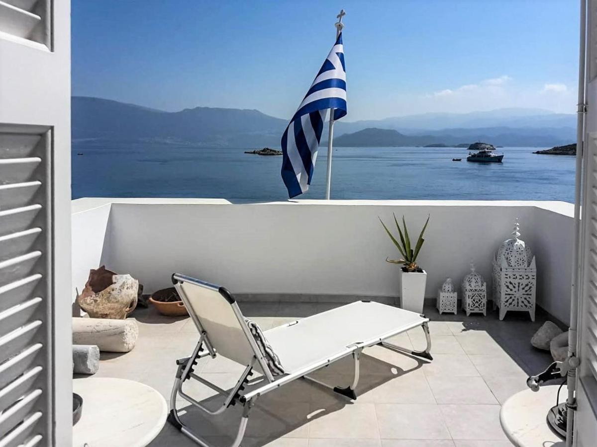 Villa The Admiral'S House Kastellorizo Meyísti Esterno foto