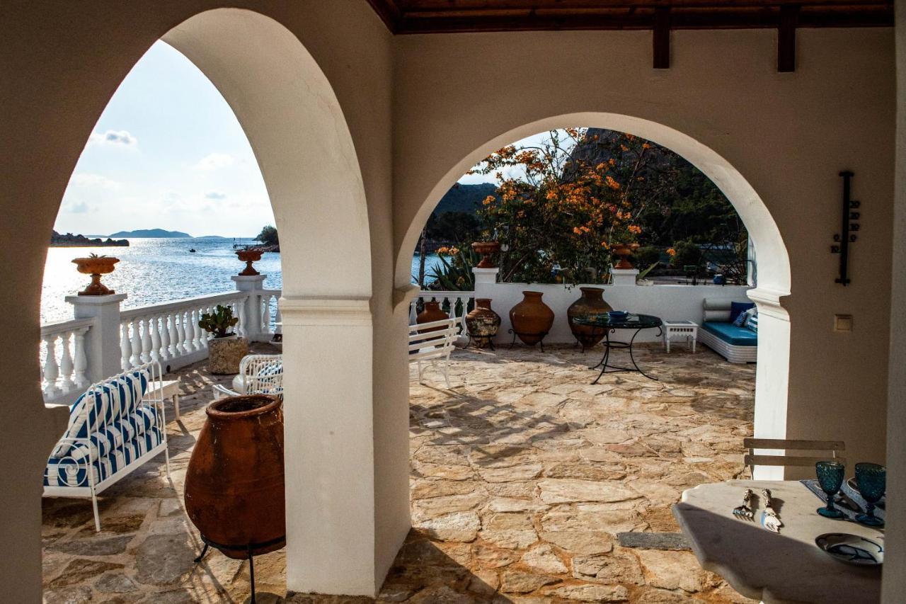 Villa The Admiral'S House Kastellorizo Meyísti Esterno foto